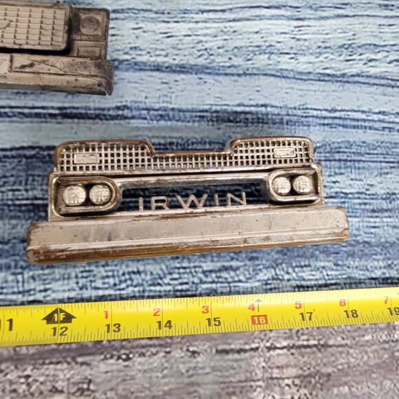 Vintage 3 pieces toy front grills 2 tin one plastic - Picture 3 of 6